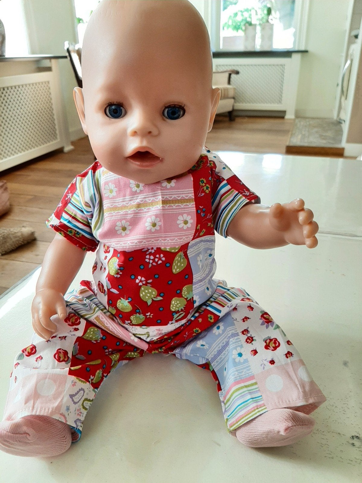 Mooie gekleurde aardbei set baby born pop 43cm, Ophalen of Verzenden, Nieuw, Babypop