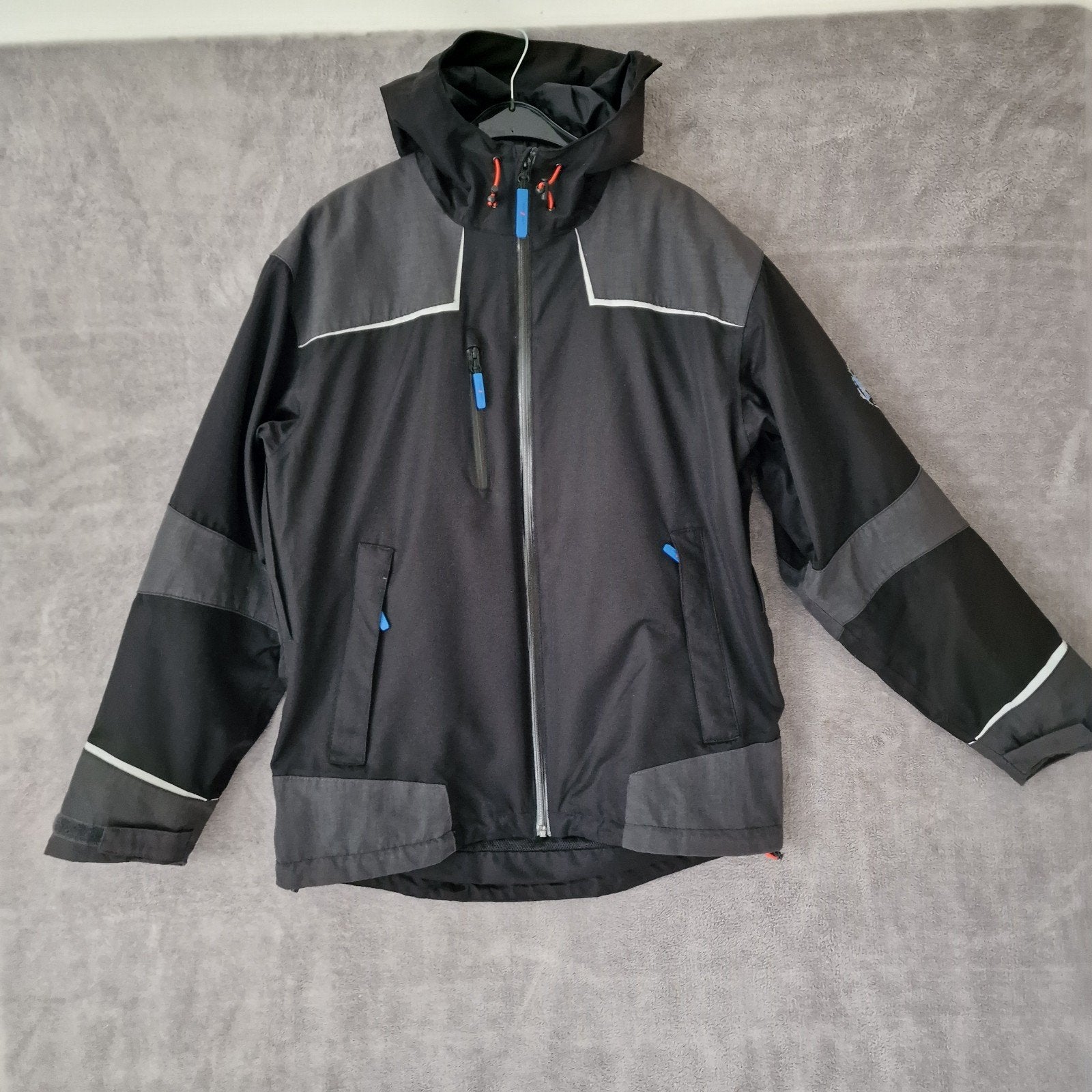 Helly Hansen tussenjas maat L. Ruglengte 76 cm, oto 62 cm., Maat 52/54 (L), Helly Hansen, ., Helly Hansen