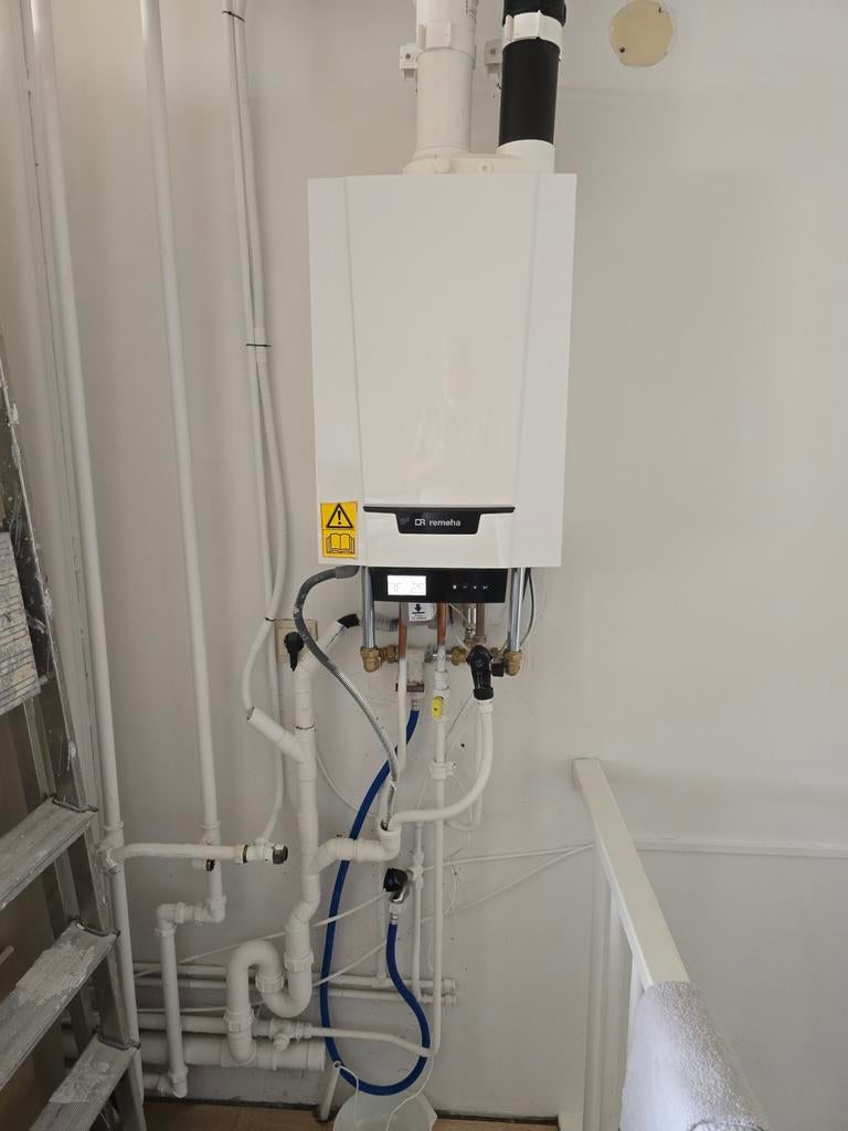 Remeha Tzerra Ace 39C CCS HR-ketel, Gebruikt, Hoog rendement (Hr), Cv-ketel of Combi-ketel, Minder dan 60 cm