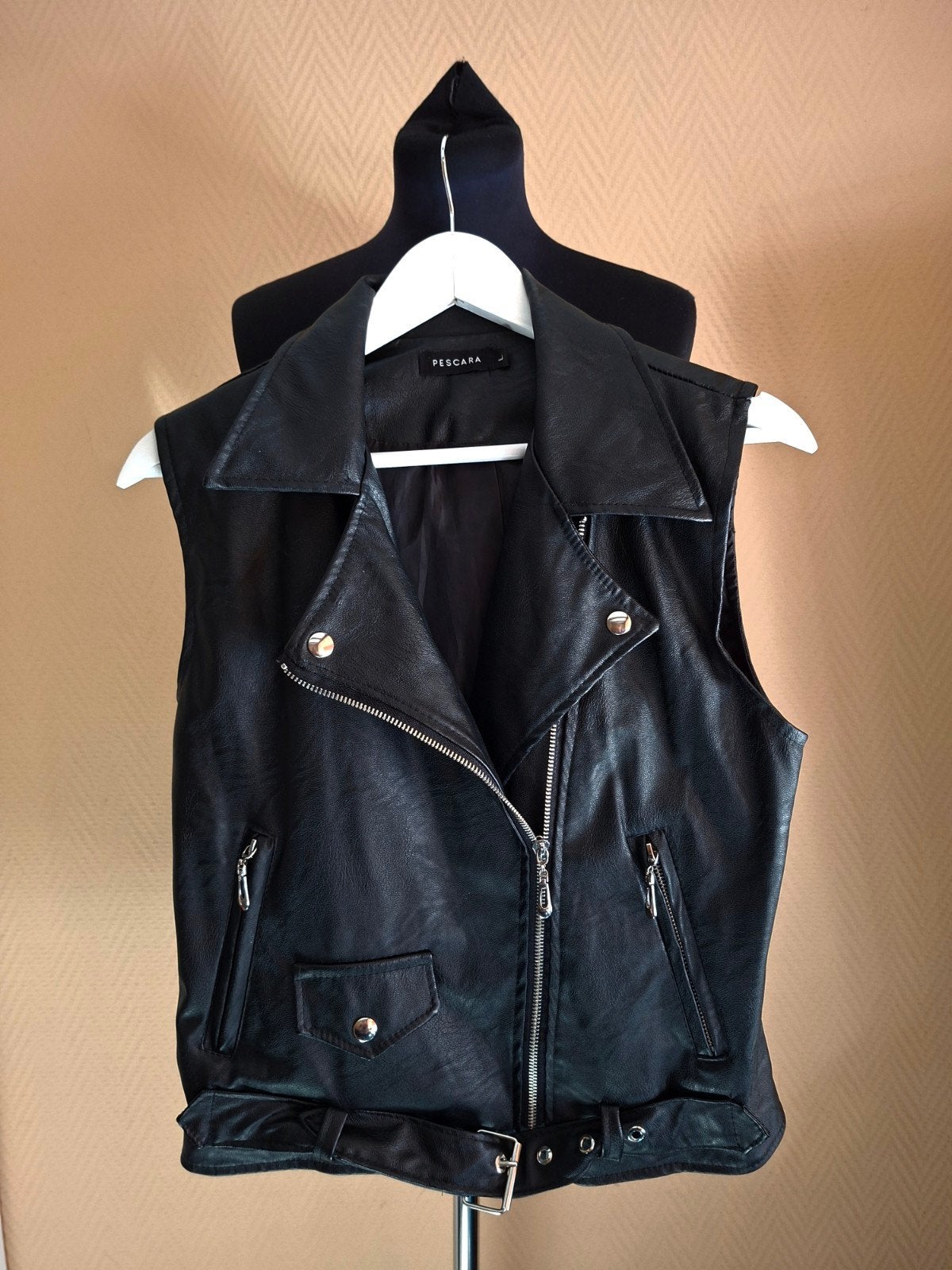 Zwart leather look gilet van Pescara - Maat L, Kleding | Dames, Pescara, Ophalen of Verzenden, Zo goed als nieuw