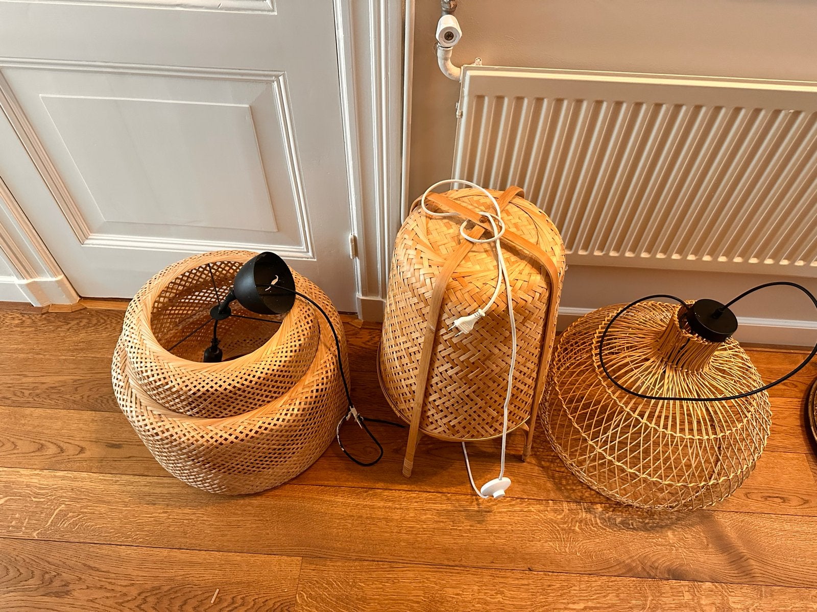 Gratis af te halen: 2 IKEA lampenkappen en 1 staande lamp, Ophalen, Gebruikt, Natuurlijk materiaal, IKEA