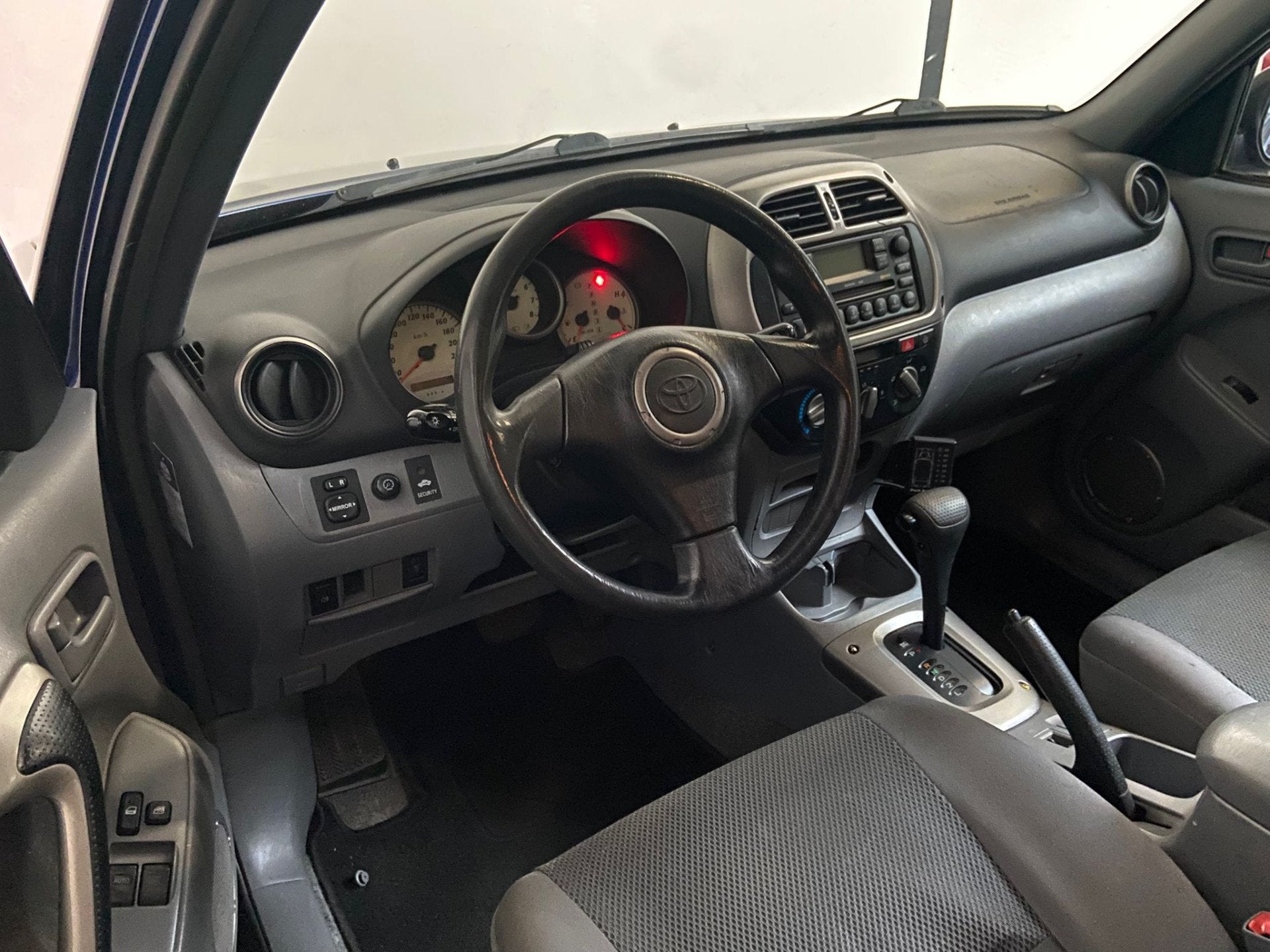 Toyota RAV4 2.0-16V VVT-i Luna. Trekhaak! (bj 2000), Auto's, Automaat, 1998 cc, 150 pk, Blauw
