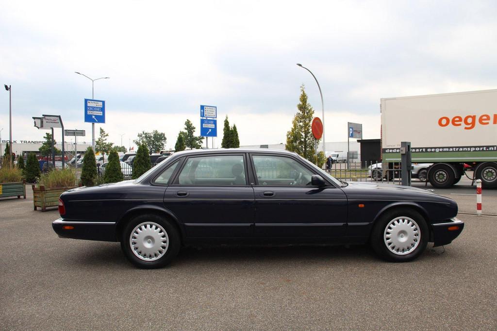 Jaguar XJ 3.2 V8 Executive, Auto's, Oldtimers, Beige, Overige kleuren, Bedrijf, Sedan