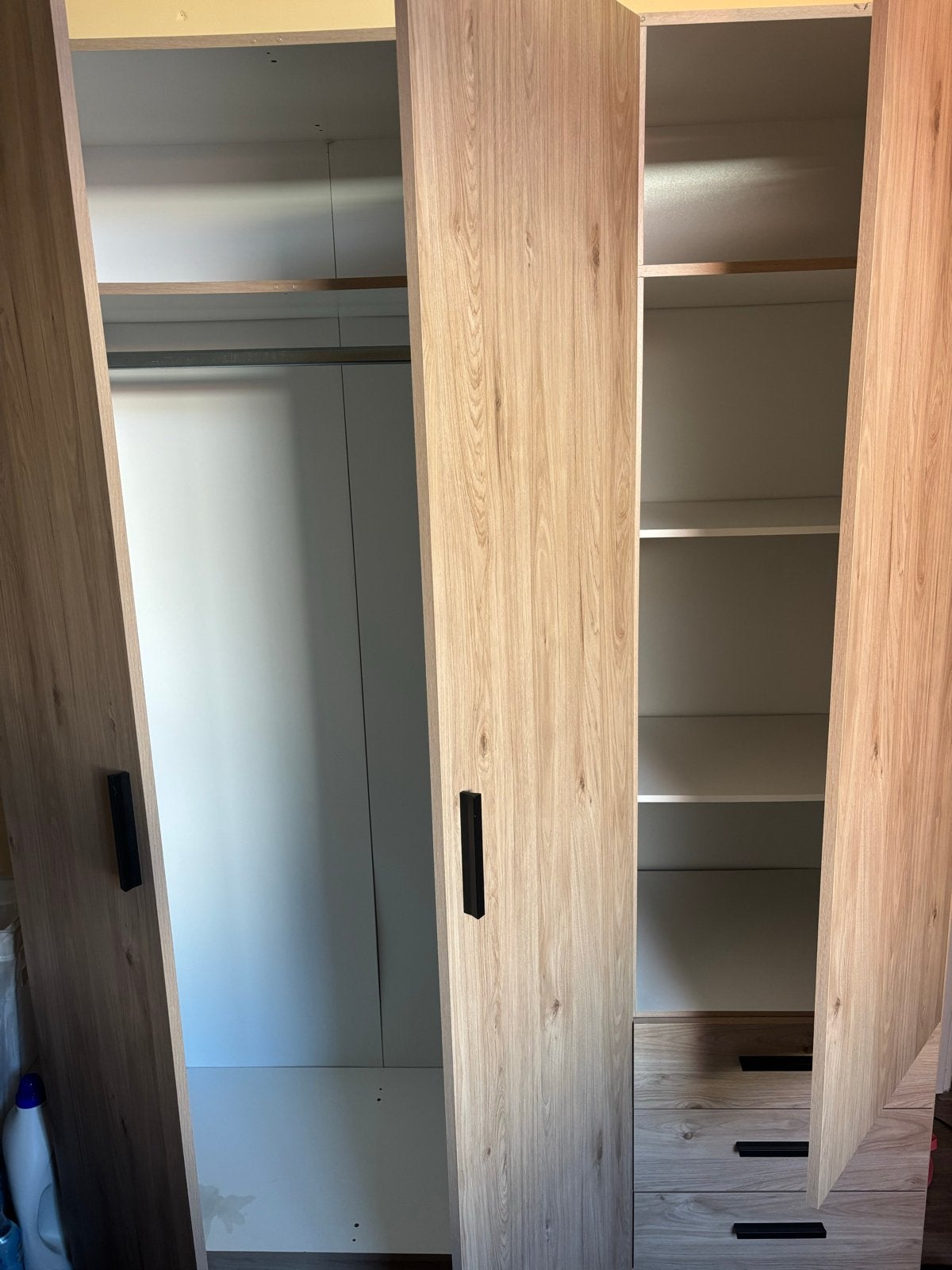 Kledingkast met 3 deuren en 3 lades (200x147x50 cm), Ophalen, Gebruikt, 100 tot 150 cm, 200 cm of meer