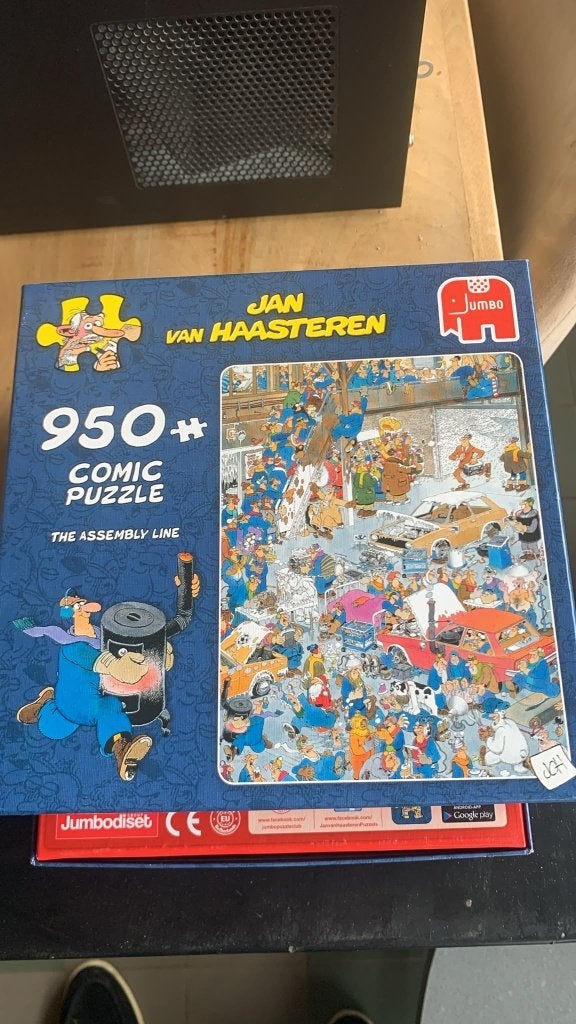 Jan van Haasteren Jumbo Puzzel The Assembly Line 95  CS27250, Ophalen of Verzenden, 500 t/m 1500 stukjes, Gebruikt, Legpuzzel