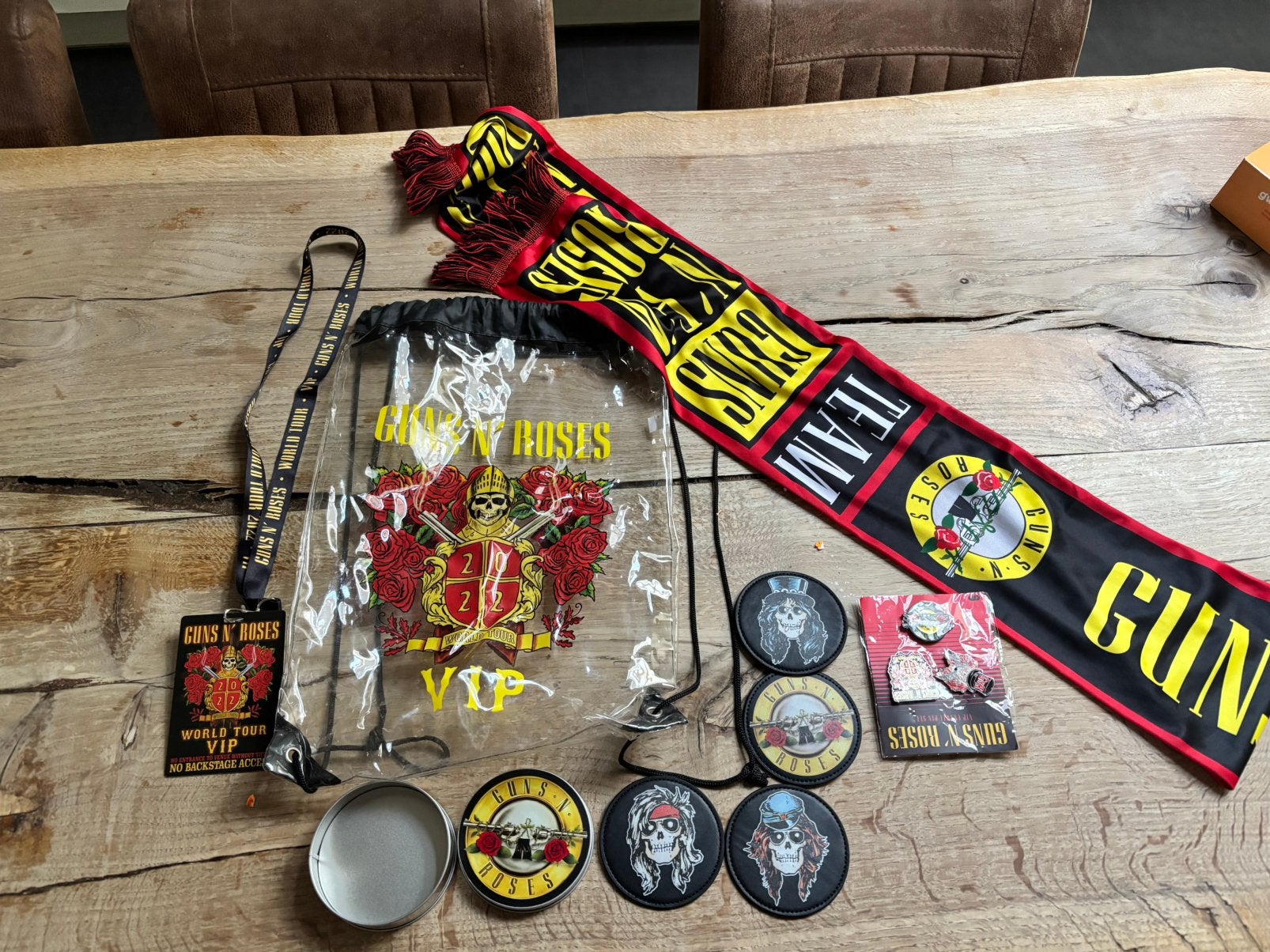 Guns n Roses vip tas backstage 2022, Ophalen, Zo goed als nieuw, Poster, Artwork of Schilderij