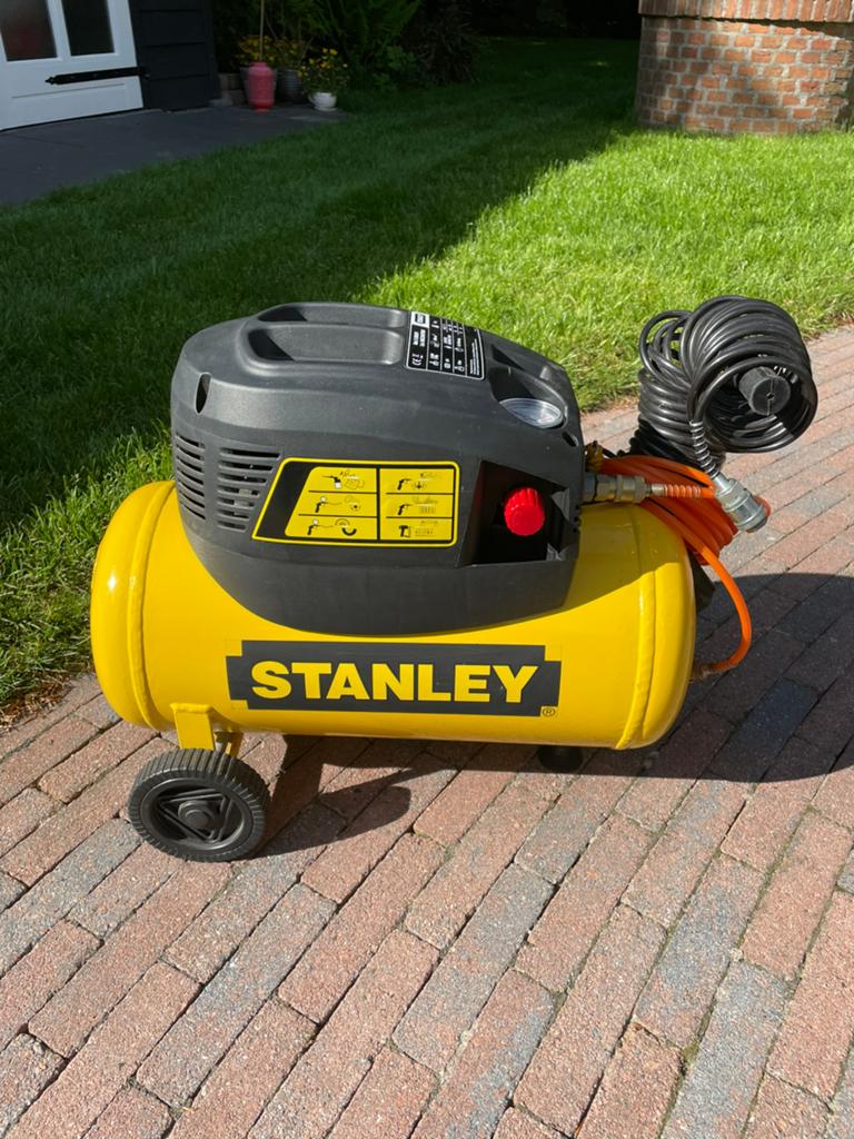 Nette stanley compressor D 200/8/24, Ophalen, 6 tot 10 bar, Zo goed als nieuw, Minder dan 200 liter/min