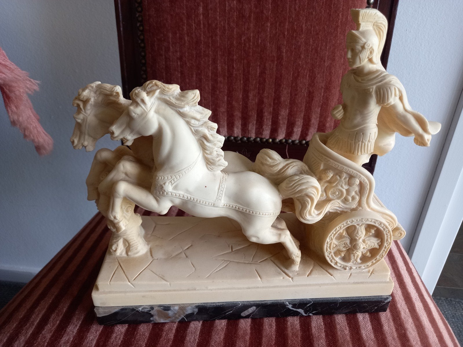 Vintage beeld romein met strijdwagen, Ophalen of Verzenden