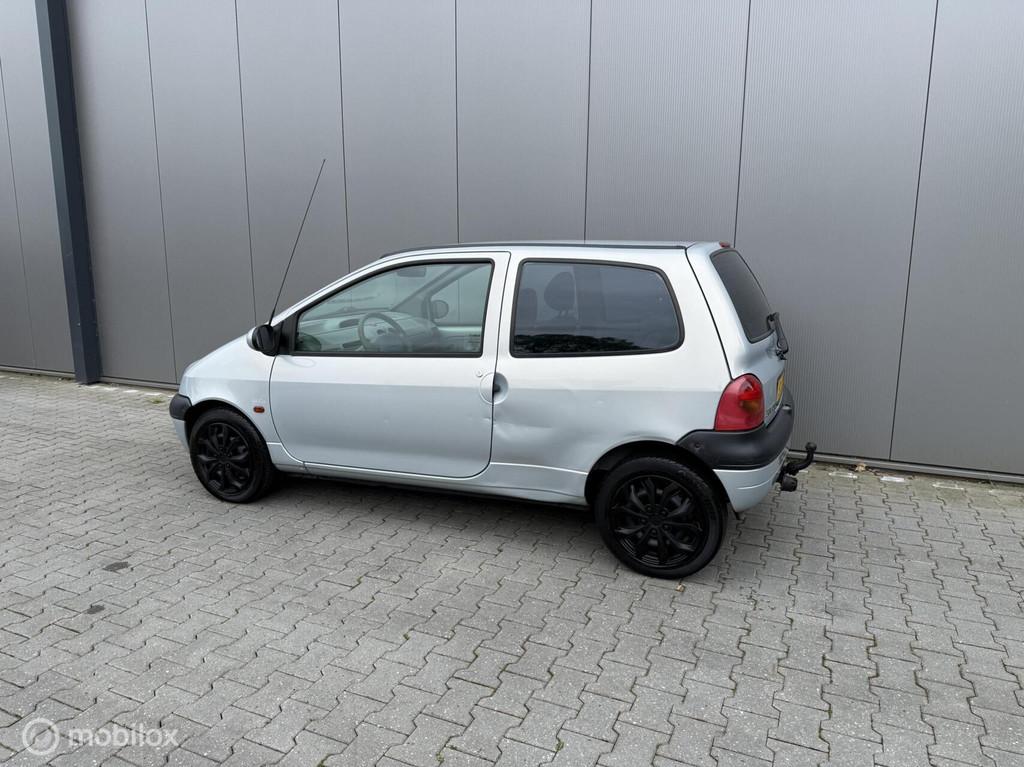 Renault Twingo 1.2 Hélios nieuwe apk, Auto's, Voorwielaandrijving, 4 cilinders, Origineel Nederlands, Bedrijf
