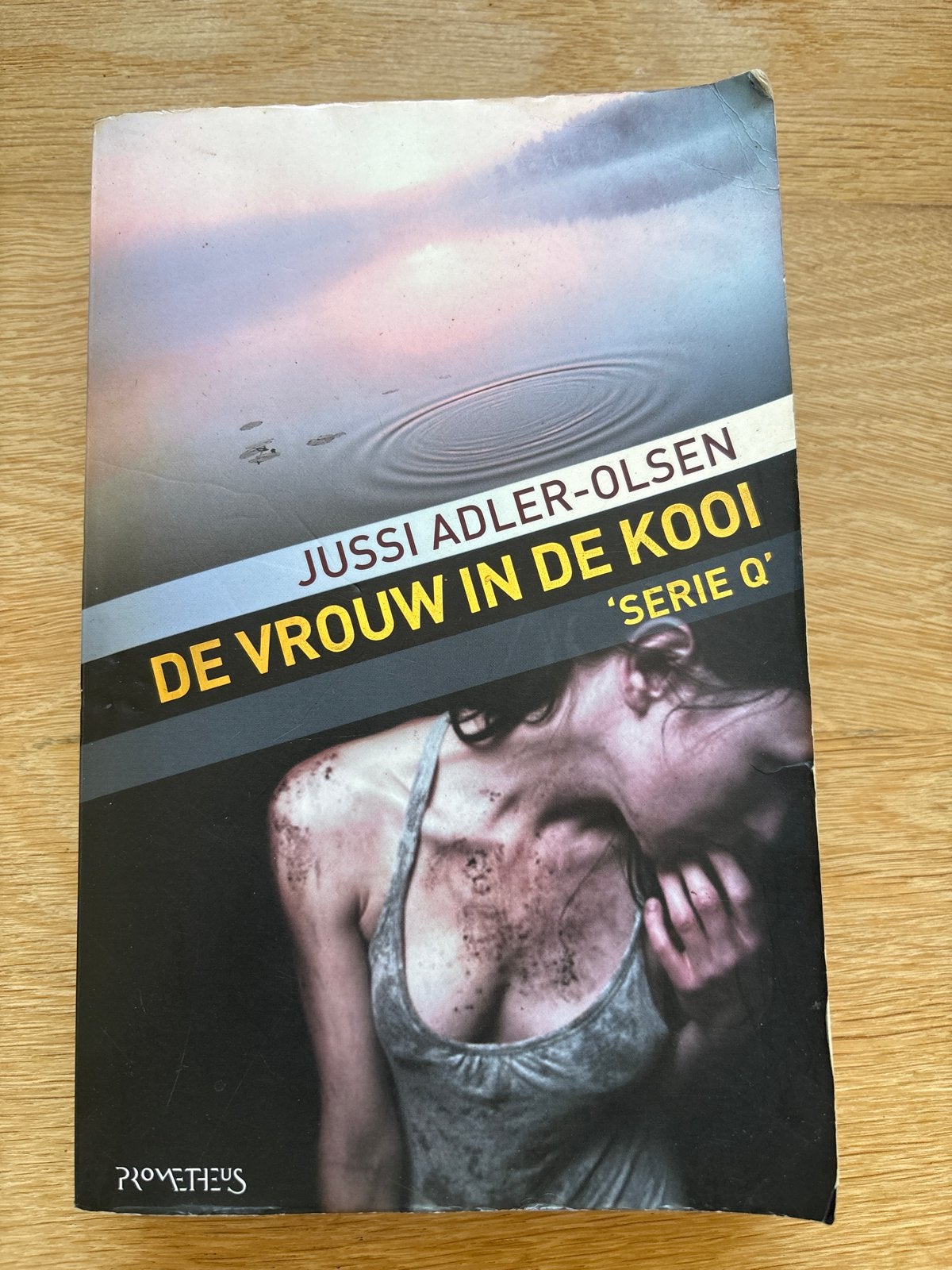 Jussi Adler-Olsen - Vrouw in de kooi, Gelezen, Ophalen of Verzenden, Scandinavië, Jussi Adler-Olsen