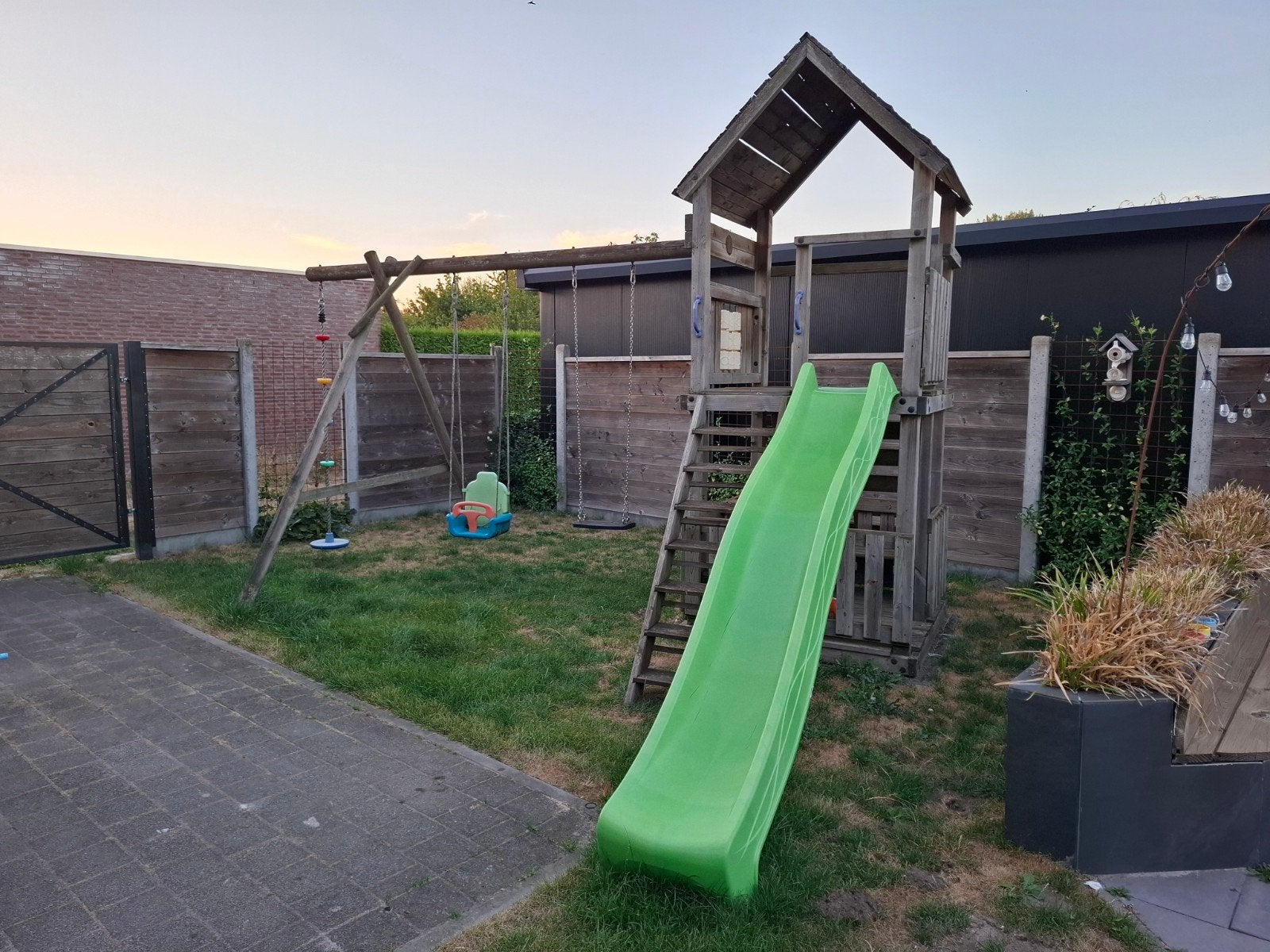 Speeltoestel met glijbaan, schommel, klimtouw en klimwand, Ophalen, Gebruikt, Schommel