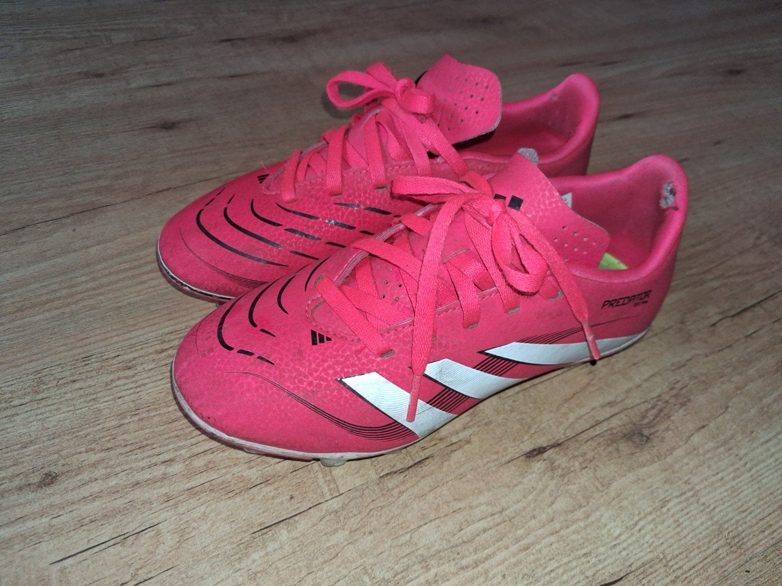 Adidas Predator voetbalschoenen roze - Maat 33, Maat XS of kleiner, Ophalen, Gebruikt, Schoenen