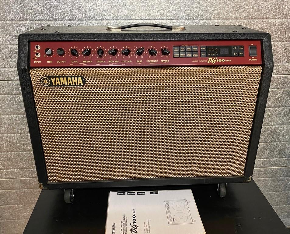 Yamaha DG-100 Gitaarcombo (8 amp models) i.z.g.st. & hoes, Ophalen, Zo goed als nieuw, Gitaar, 100 watt of meer