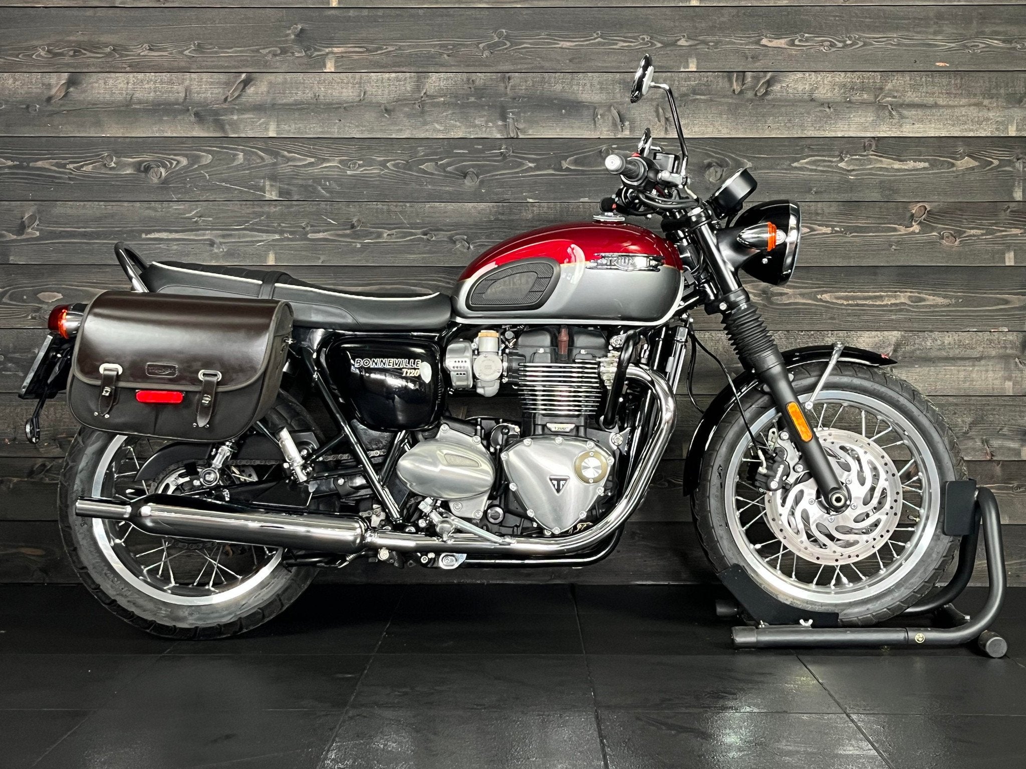Triumph BONNEVILLE T120 (bj 2022), ABS, Meer dan 35 kW, Toermotor, 1200 cc