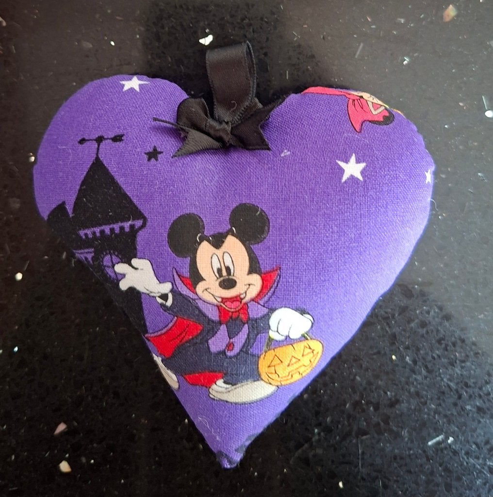 nieuw- Mickey Mouse Halloween hanger/ hartje ( paars), Ophalen of Verzenden, Nieuw, Handgemaakt, Wanddecoratie