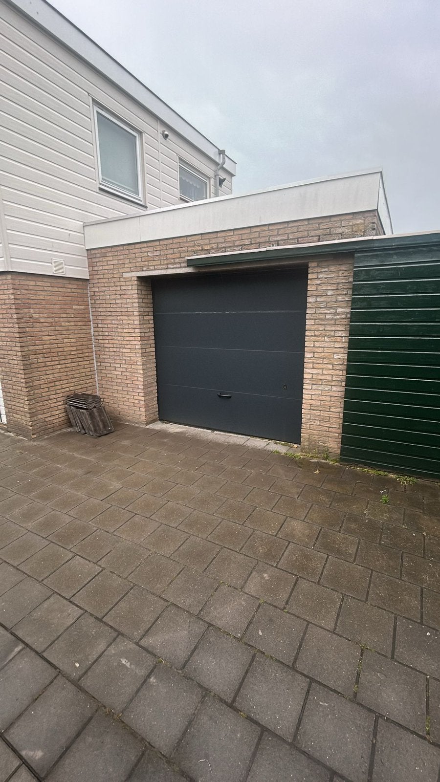 Nieuwe Garagedeuren type Sectionaal uit voorraad beschikbaar, Doe-het-zelf en Verbouw, Ophalen of Verzenden, 120 cm of meer, 215 cm of meer