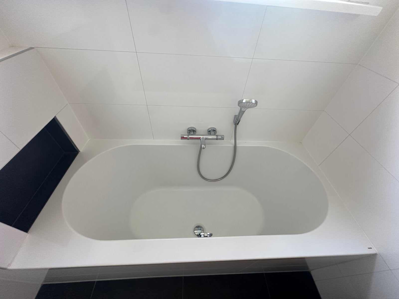 Riho bad met douche en kraan, Ophalen, Zo goed als nieuw, Chroom, Bad