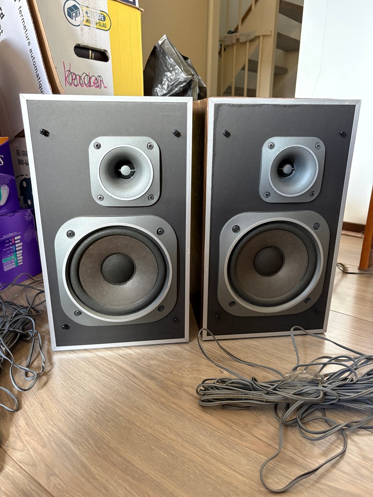 Jamo 5084 Hifi Speakers - Vintage Geluidskwaliteit, Audio, Tv en Foto, Luidsprekers, Ophalen, Gebruikt, 60 tot 120 watt, Front, Rear of Stereo speakers