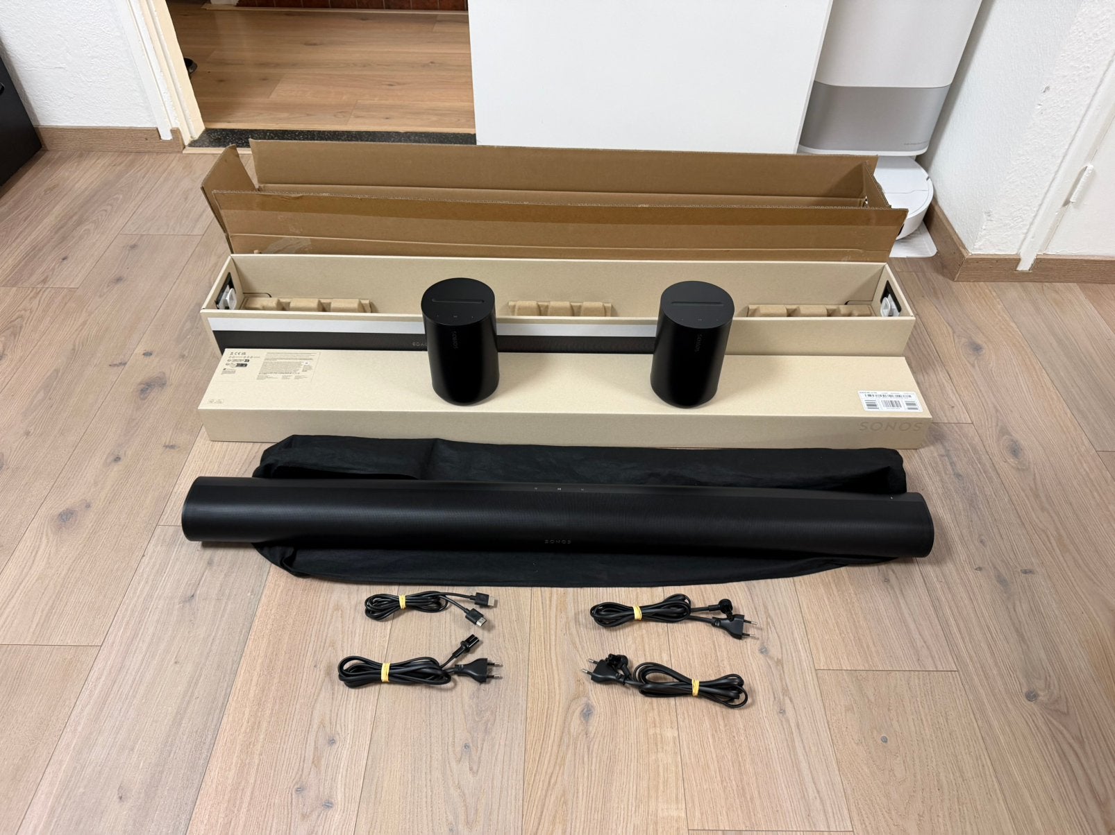 sonos arc dolby atmos soundbar + sonos era 100 sl speakers, Ophalen of Verzenden, Zo goed als nieuw