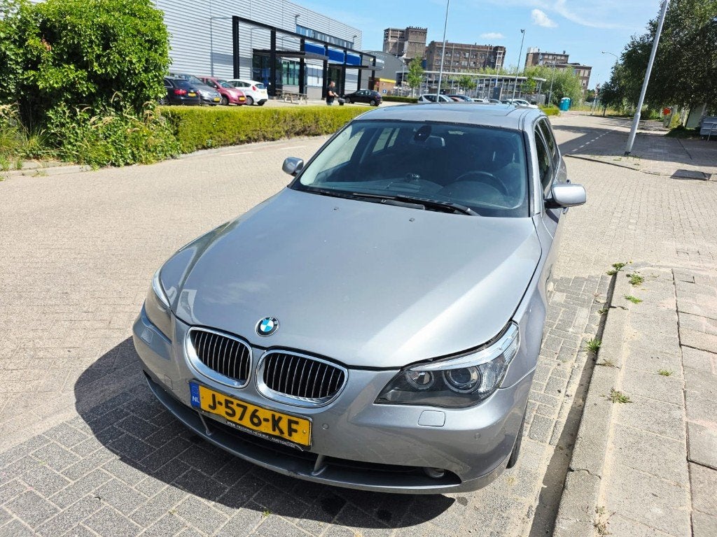 BMW 525xi Touring 218pk Automaat | Pano | PDC, Auto's, Automaat, Panoramadak, 218 pk, 93 €/maand