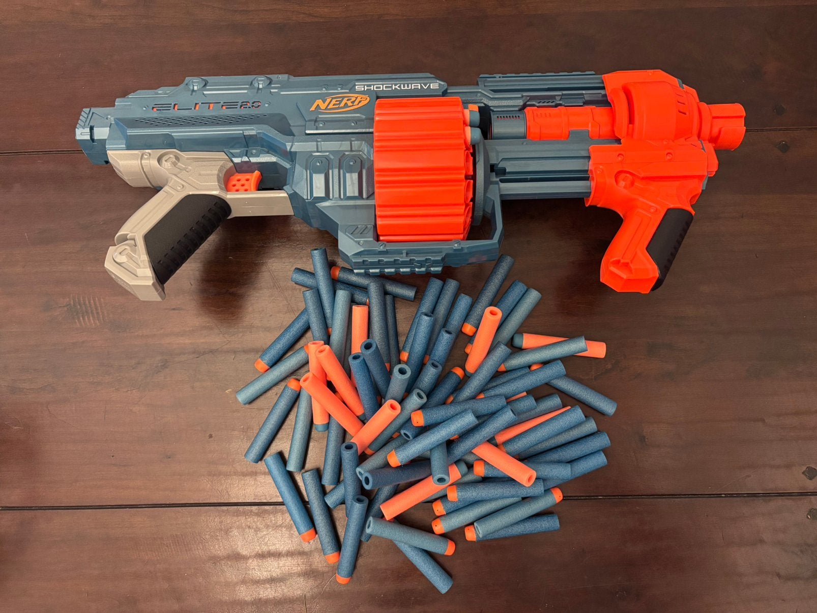 Nerf gun shockwave Elite 2.0 + 72 ‘Nerf bullets’, Ophalen of Verzenden, Zo goed als nieuw