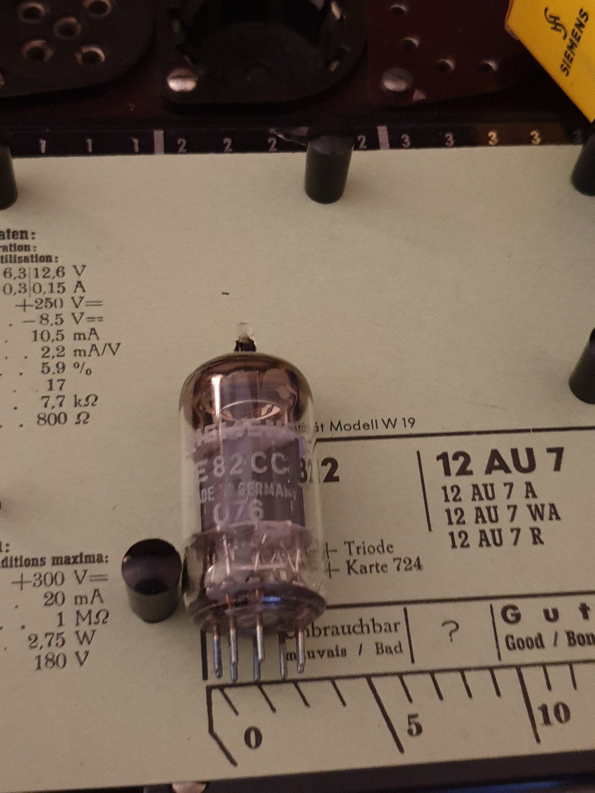 Siemens E82CC buis, getest op Funke W19S buizentester, Antiek en Kunst, Ophalen of Verzenden