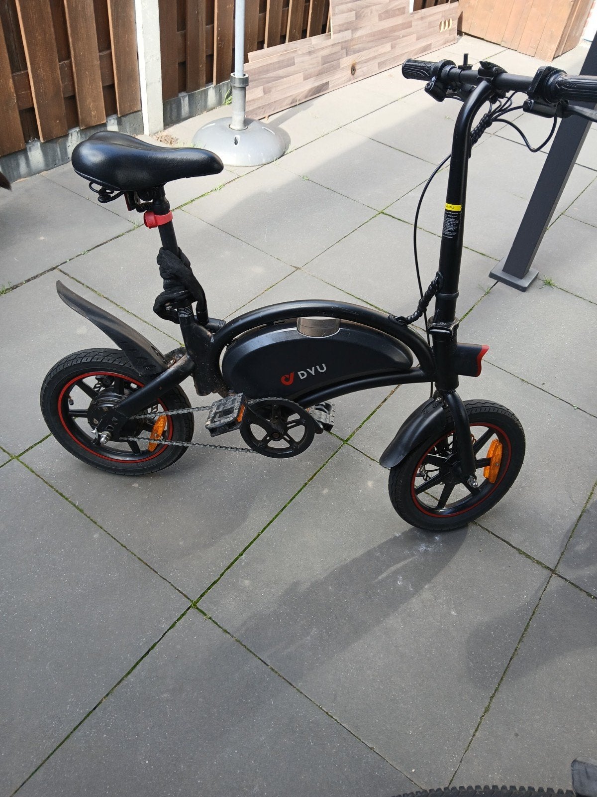 DYU elektrische vouwfiets - Compact en handig, Fietsen en Brommers, Gebruikt, Minder dan 47 cm, 30 tot 50 km per accu, Ophalen