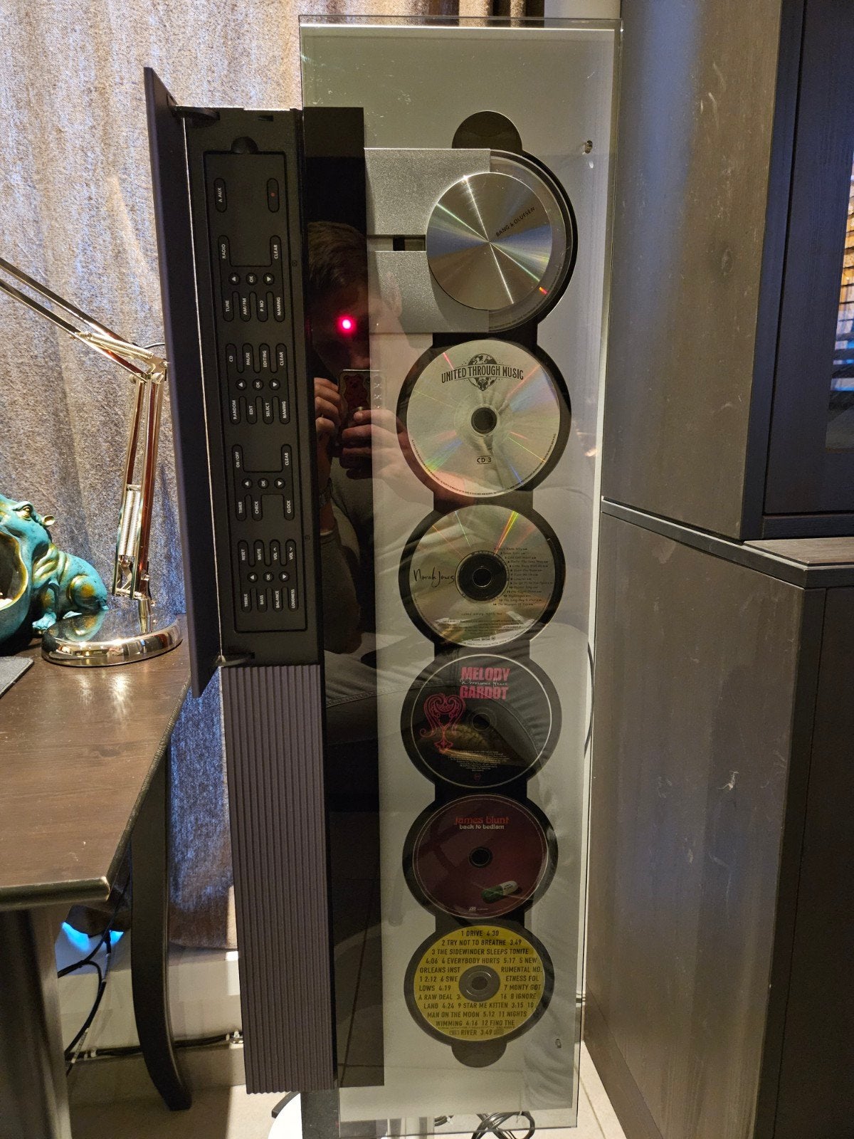 BeoSound 9000 Met originele vloerstandaard, Ophalen