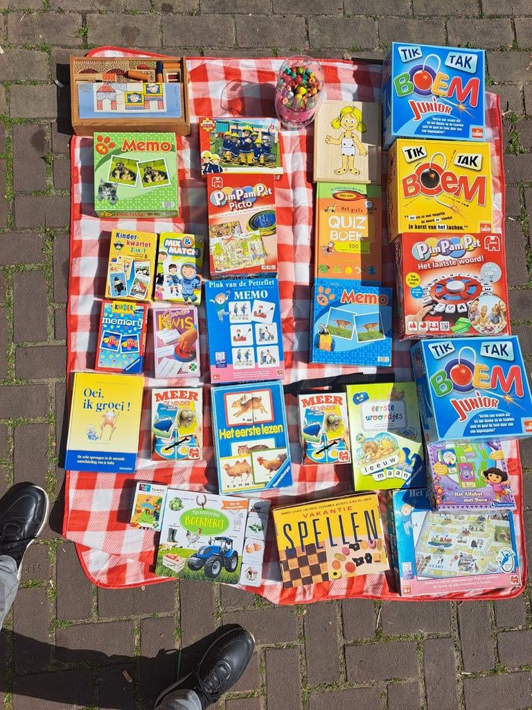 Grote collectie spelletjes voor kinderen, Hobby en Vrije tijd, Gezelschapsspellen | Kaartspellen, Vijf spelers of meer, Ophalen of Verzenden