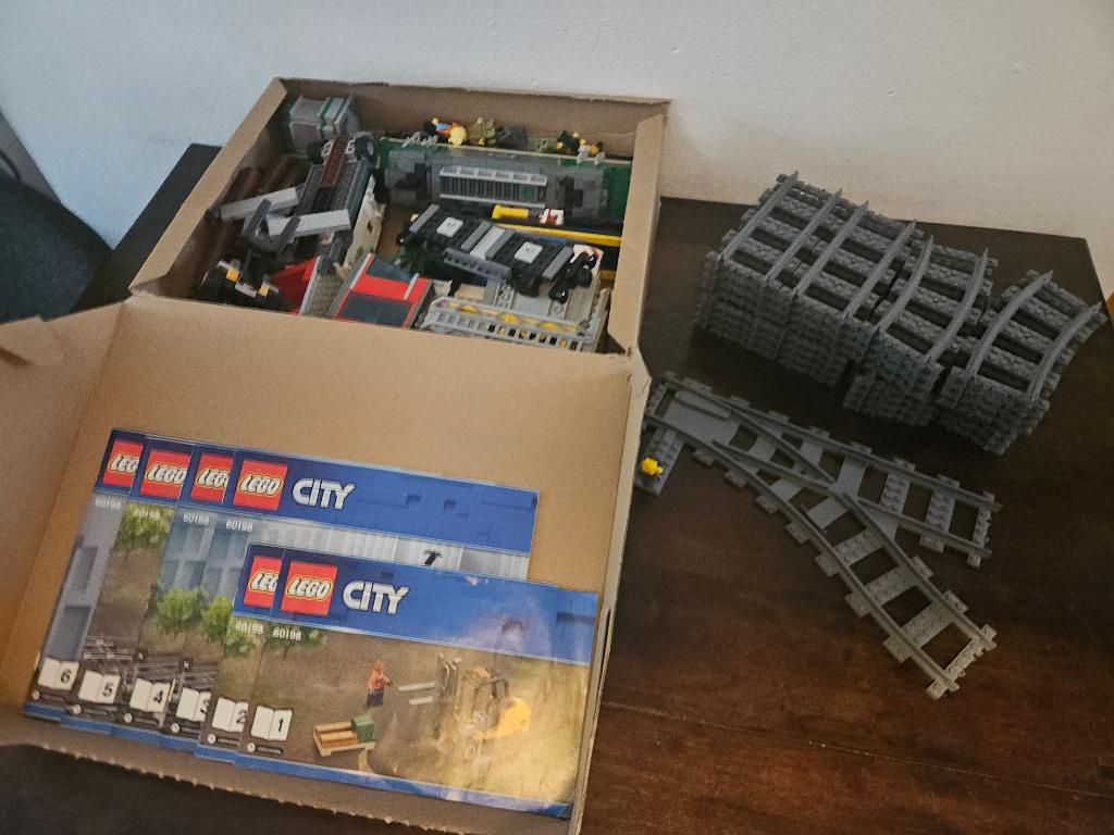 Lego City - Goederen trein electrisch - 60198, Kinderen en Baby's, Speelgoed | Duplo en Lego, Ophalen, City, Lego, Zo goed als nieuw