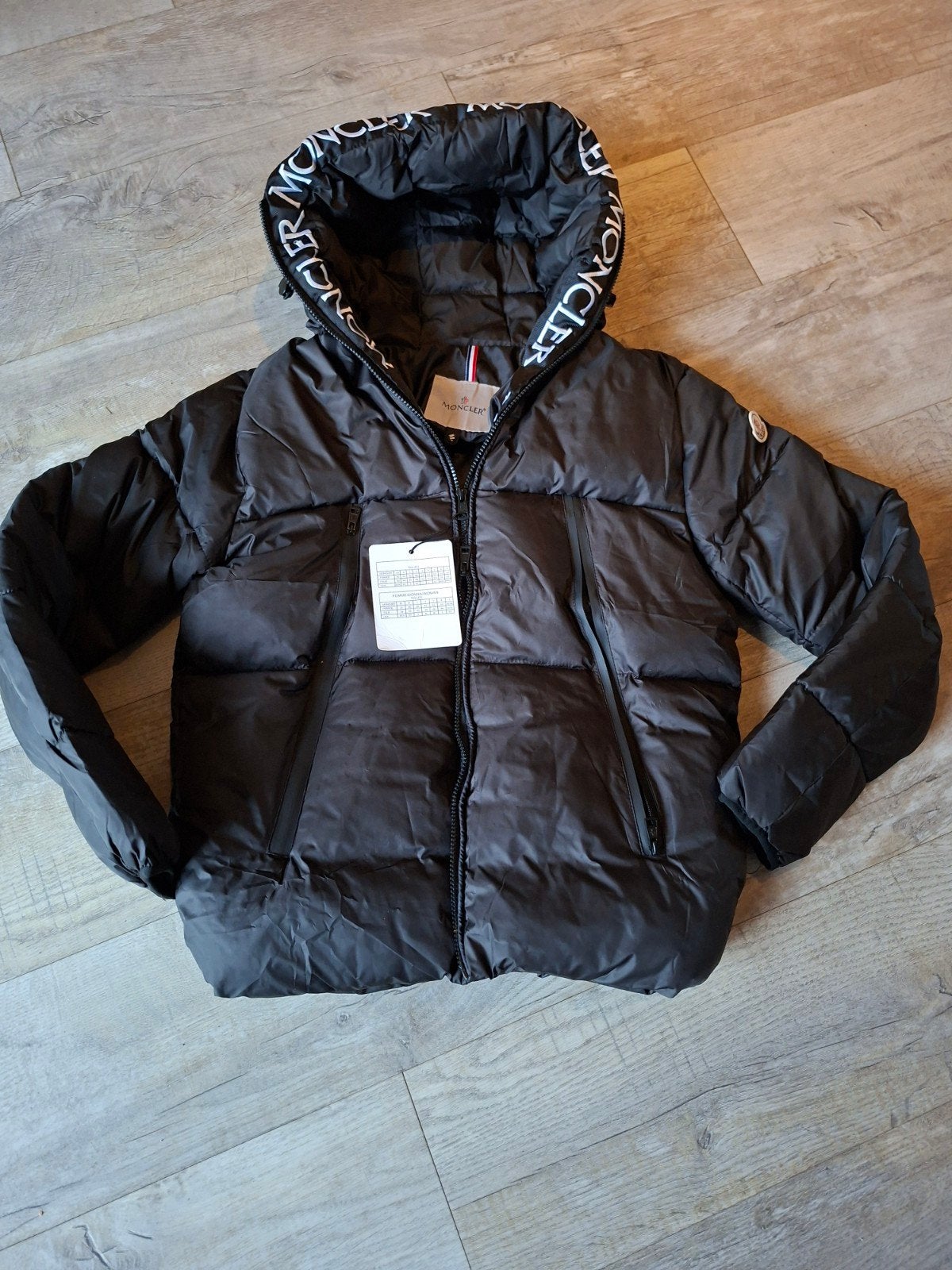 Nieuwe Moncler jas maat M, kleur zwart, Maat 38/40 (M), Zwart, Moncler, Nieuw