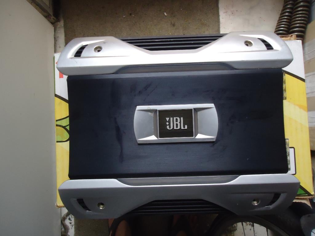 TE KOOP JBL MONOBLOCK GTO 3501 IS 350 RMS, Auto diversen, Ophalen, Zo goed als nieuw
