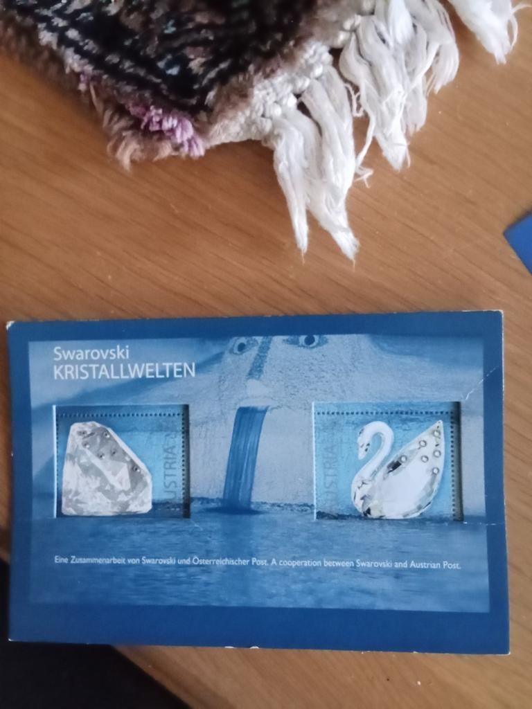 Oostenrijkse postzegels 2004 met Swarovski, Postzegels en Munten, Ophalen of Verzenden, Buitenland
