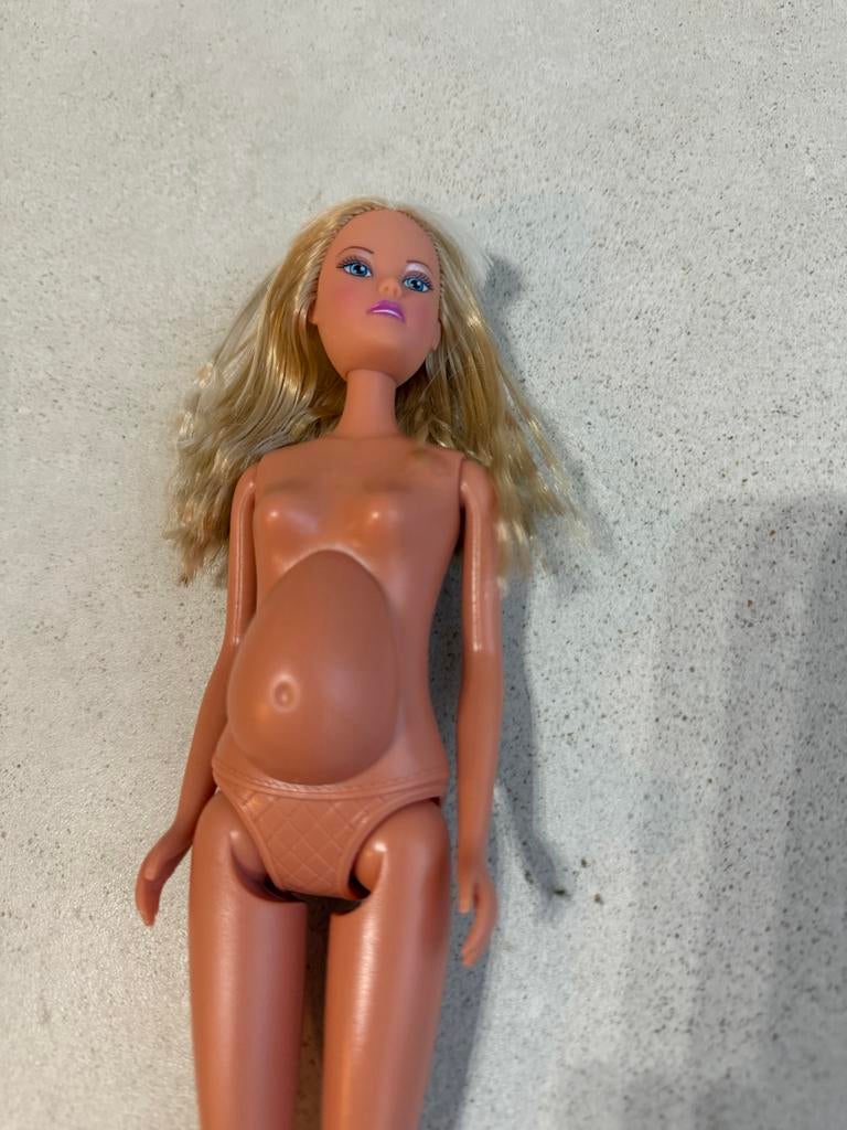 Zwanger Barbie Pop, Kinderen en Baby's, Speelgoed | Poppen, Ophalen of Verzenden, Gebruikt, Barbie
