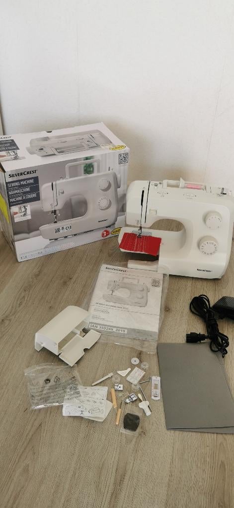 Naaimachine SILVERCREST SNM 33 C1 in Doos, Hobby en Vrije tijd, Ophalen of Verzenden, Zo goed als nieuw, Naaimachine, Overige merken