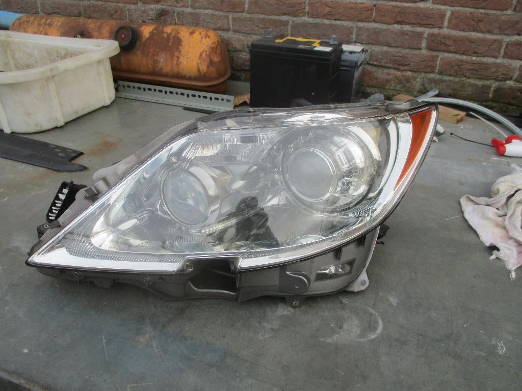 linker koplamp lexus LS 460 LS 600 xenon en voor scherm, Ophalen of Verzenden, Gebruikt, Lexus