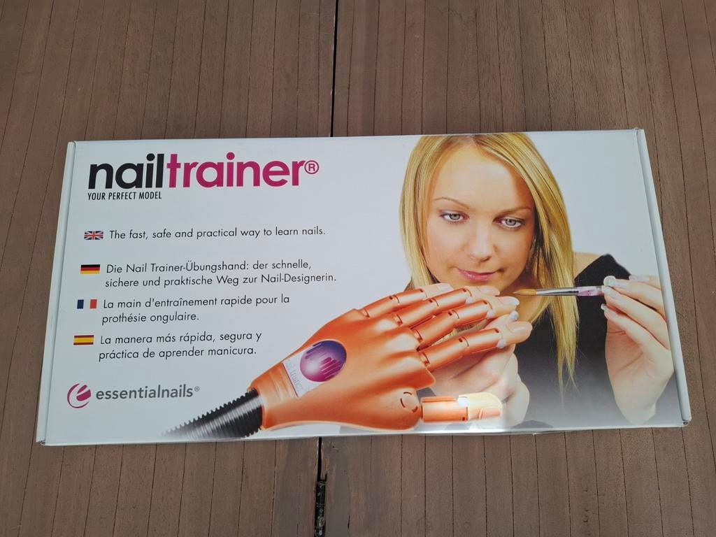 Nail trainer oefenhand, Sieraden, Tassen en Uiterlijk, Uiterlijk | Cosmetica en Make-up, Ophalen of Verzenden, Zo goed als nieuw