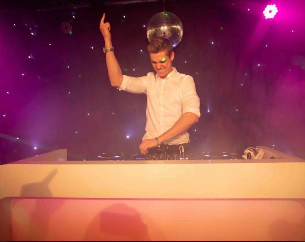 ALLROUND DJ HUREN INCL. APPARATUUR | 12 jaar ervaring, Dj