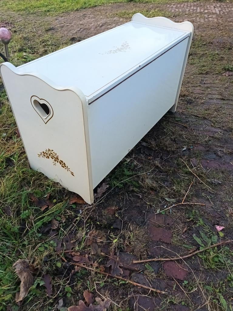 Brocante houten opbergkist met bloemmotief en harten, Ophalen, Gebruikt