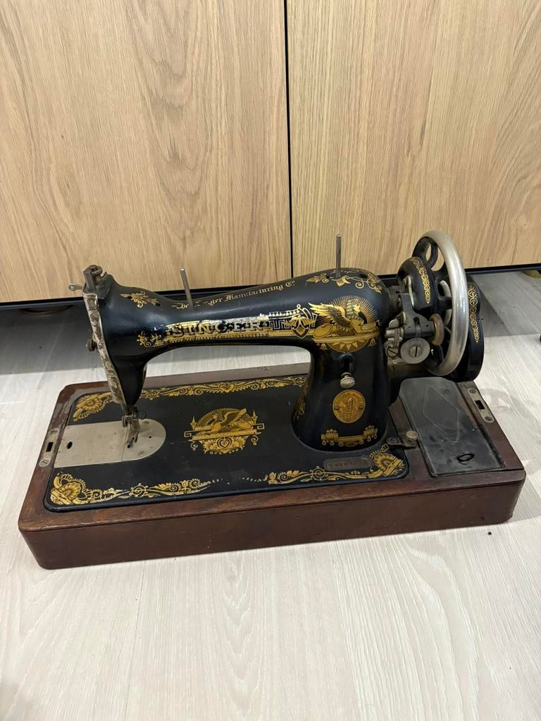 Antieke Singer naaimachine +-1909 model 15K, Ophalen