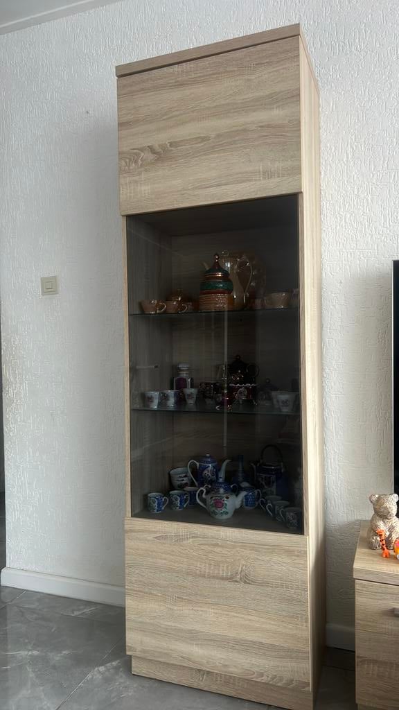 Mooie vitrinekast, Ophalen, 200 cm of meer, Eikenhout, Zo goed als nieuw