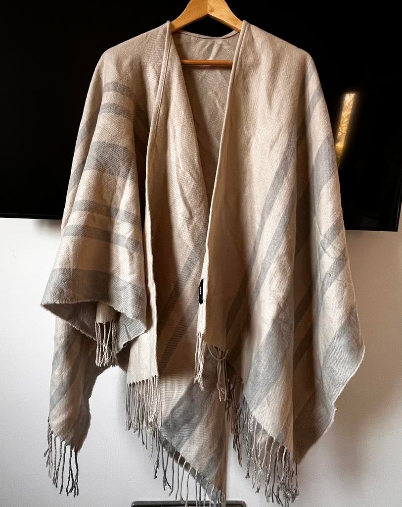 Vest/sjaal/poncho, Hema, Ophalen of Verzenden, Zo goed als nieuw, Overige kleuren