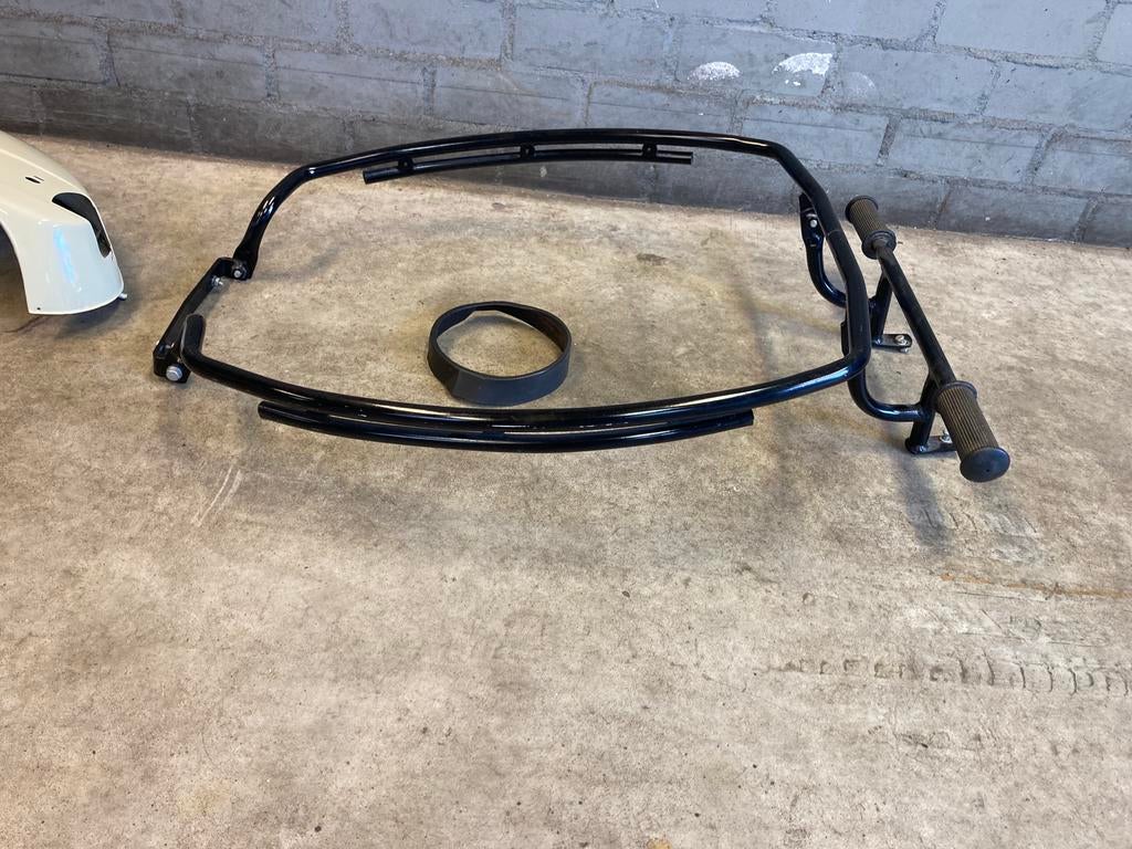 vespa p200 zijkap voetsteun  beschermbeugel koplamprand, Motoren, Onderdelen | Oldtimers, Ophalen, Gebruikt