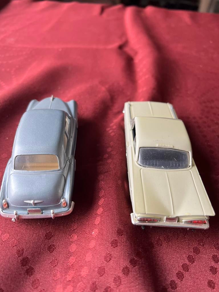 Chevrolet impala en chevrolet 1950, Ophalen of Verzenden, Zo goed als nieuw, Auto, Overige merken
