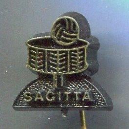 Sagitta zwart plastic korfbal speldje ( Z_222 ), Ophalen of Verzenden, Nieuw, Sport, Speldje of Pin