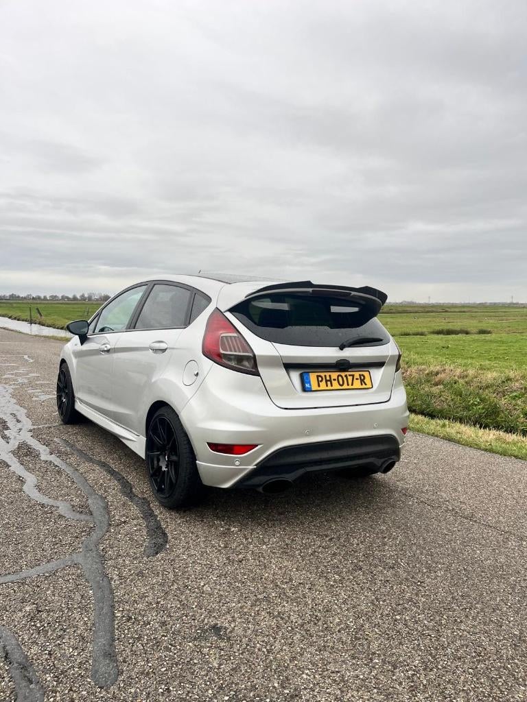 Ford Fiësta 1.0 Ecoboost, 5dr 2017 Grijs, Voorwielaandrijving, Stof, Start-stop-systeem, 100 pk