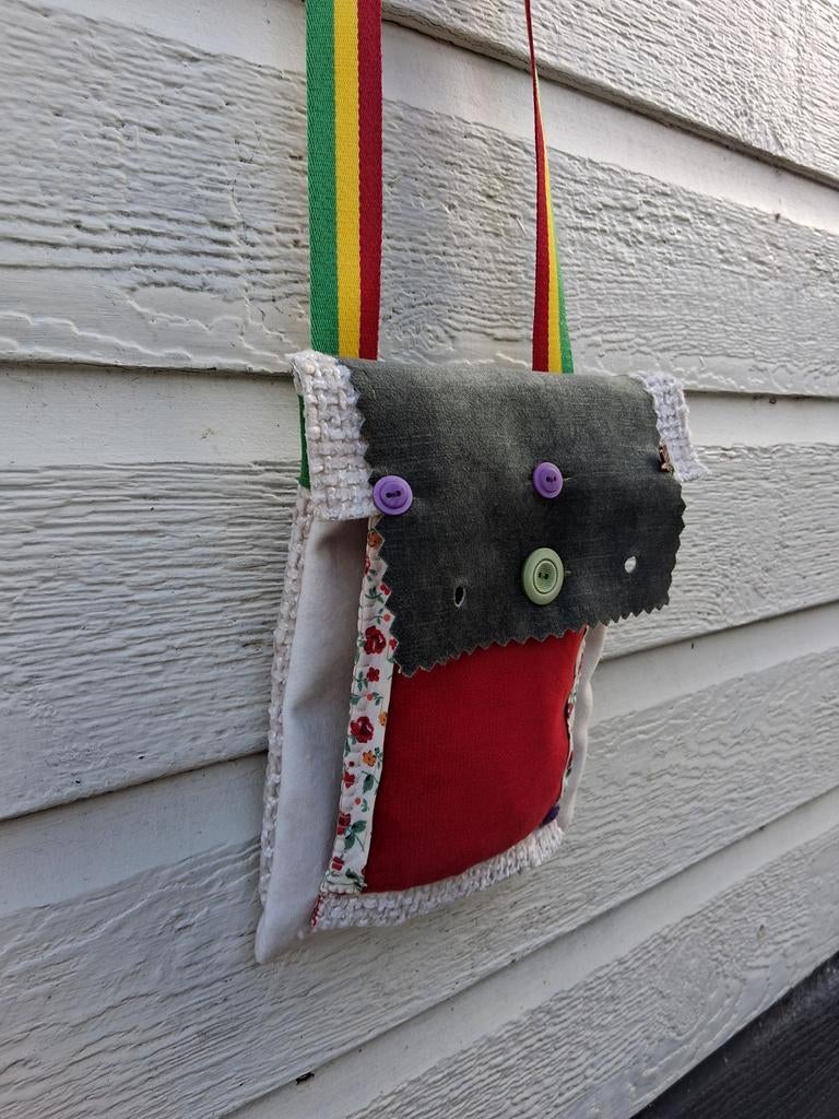 Handmade telefoontasje. Gerecycled  stofstalen. Nieuw, Ophalen of Verzenden, Nieuw, Overige kleuren, Overige merken