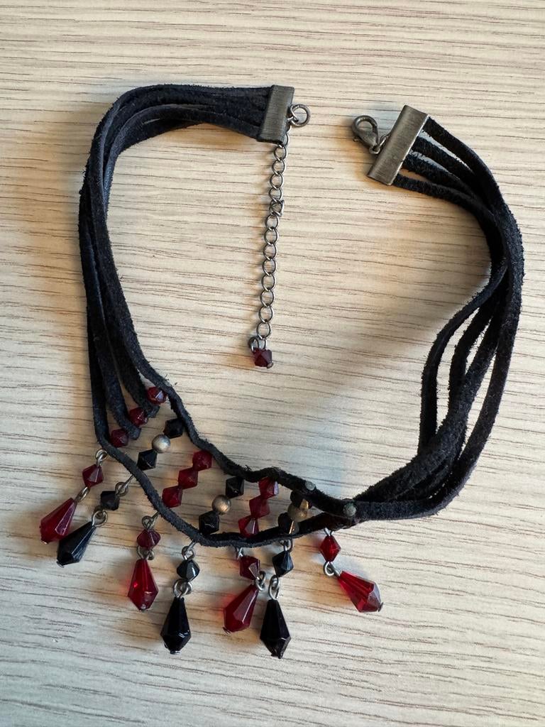 Choker - leren bandjes en rode en zwarte kralen - jaren 90s, Ophalen of Verzenden