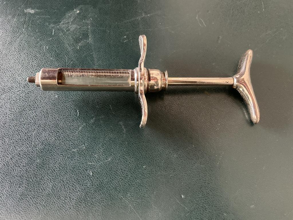 INJECTIE SPUIT OUD, Verzenden, Gebruikt