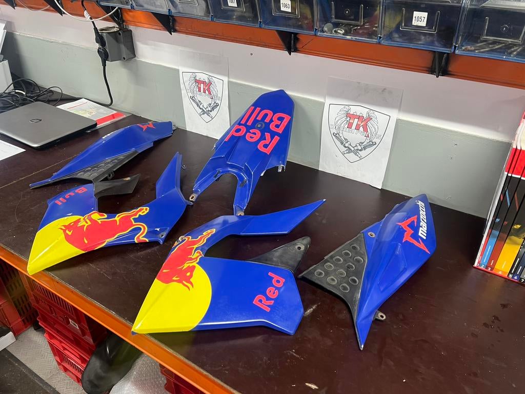 Derbi drd pro kappenset blauw redbull, Gebruikt, Ophalen of Verzenden, Nvt, Kap